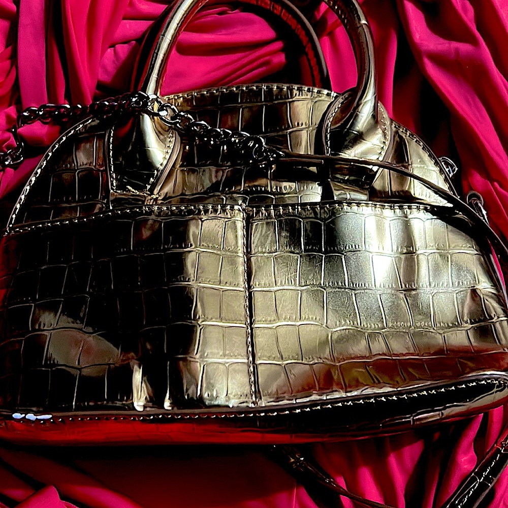 Gold leather bag, zara brand, good condition, one time wear, fun to wear.